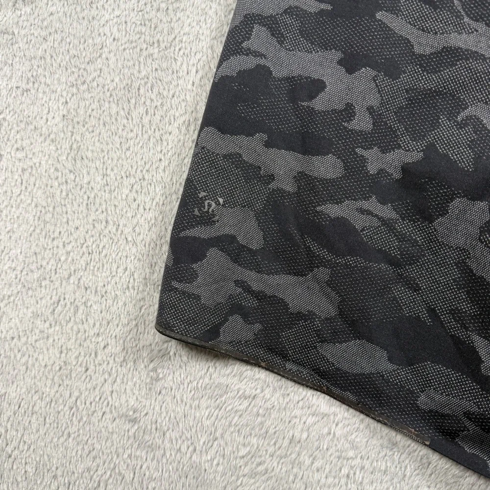 Lululemon Surge Shorts Mens Small Black Camo 6